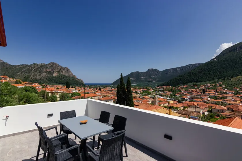 Apartment with panoramic view - Image 1