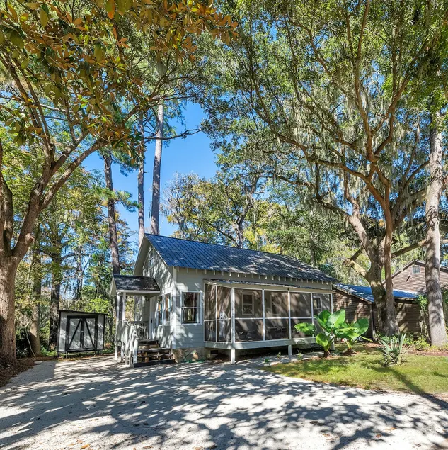 Unique New Remodel Close to Beach and Golf - Image 1