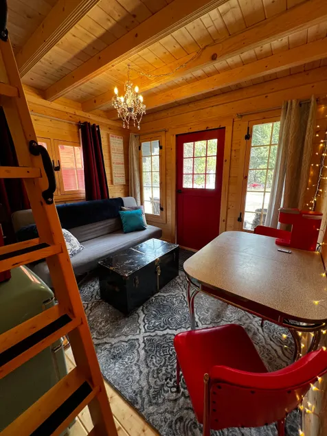 The Hampton Cabin - Image 1