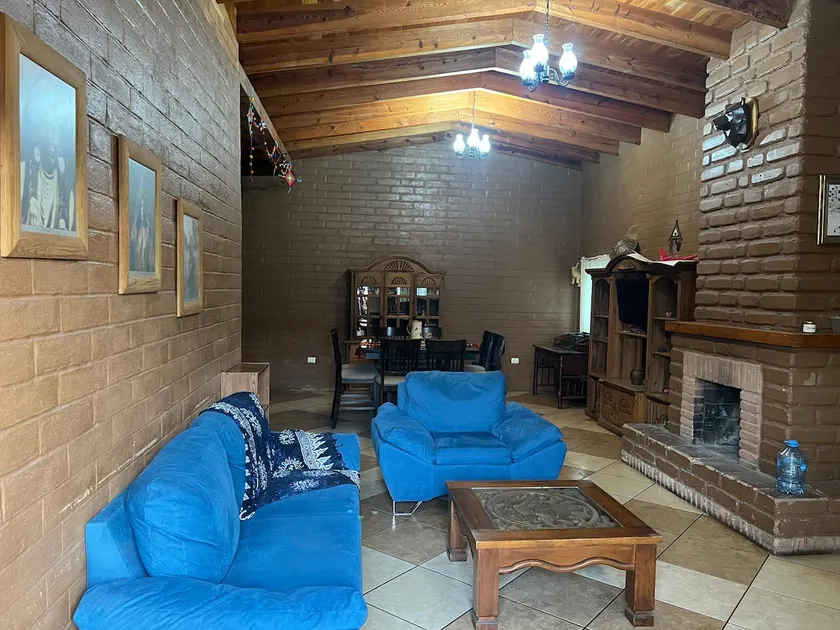 Beautiful rustic adobe and wood house - Image 1