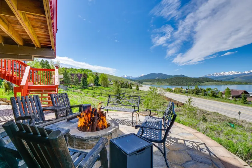 Hot Tub Relaxation: Luxe Summit Gem w/ Mtn Views - Image 1
