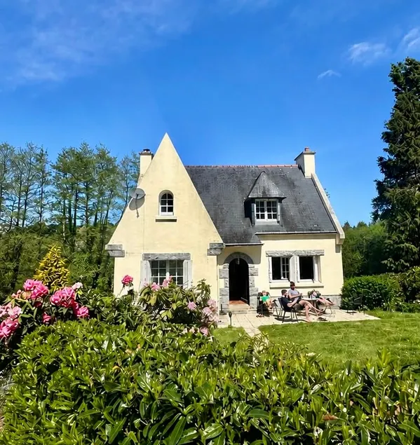 Large house & garden, Starlink WiFi near Carhaix - Image 1