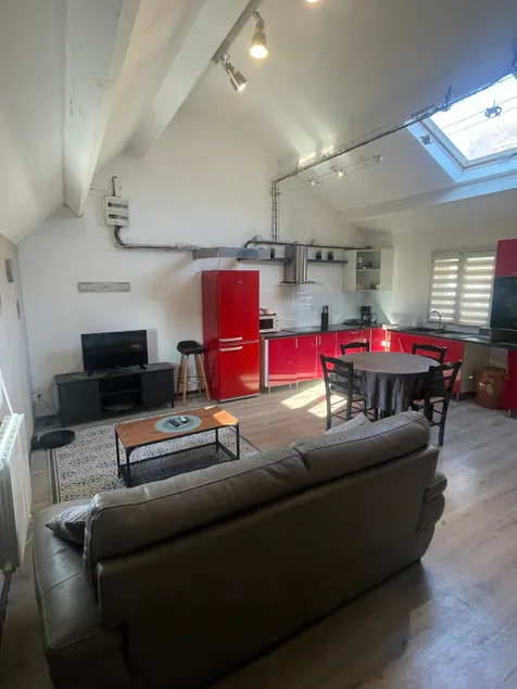The Lower House - Image 1