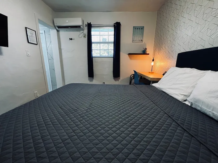 1️⃣ Private w/ Workspace Near Airport & Wynwood - Image 1