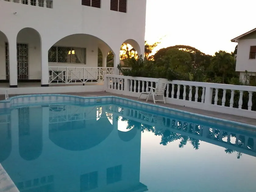 An-Be Villa 8 bedrooms/TEN beds - Image 1