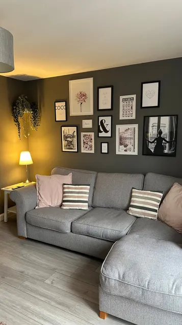 Modern, Cosy & Central Apartment in Stafford - Image 1
