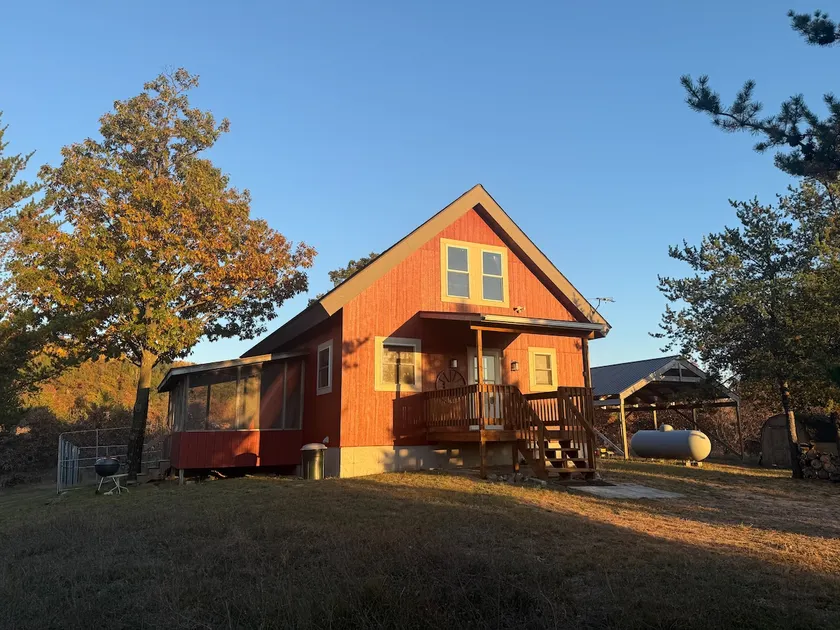 Bluff View Hideaway - Image 1