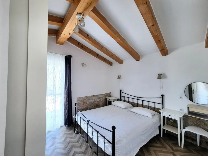 Studio Stone House - Image 1