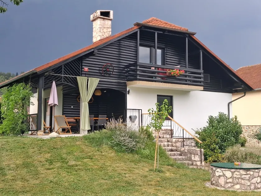 Holiday home Botrina, Wellness, Fireplace, BBQ - Image 1