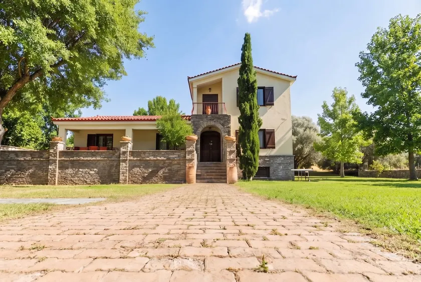 Estate Villa OINOI with Pool  - Image 1
