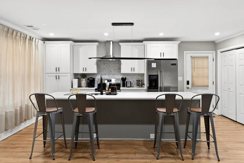 Modern & Comfy Near M'Benz and State Farm Arena! - Image 1