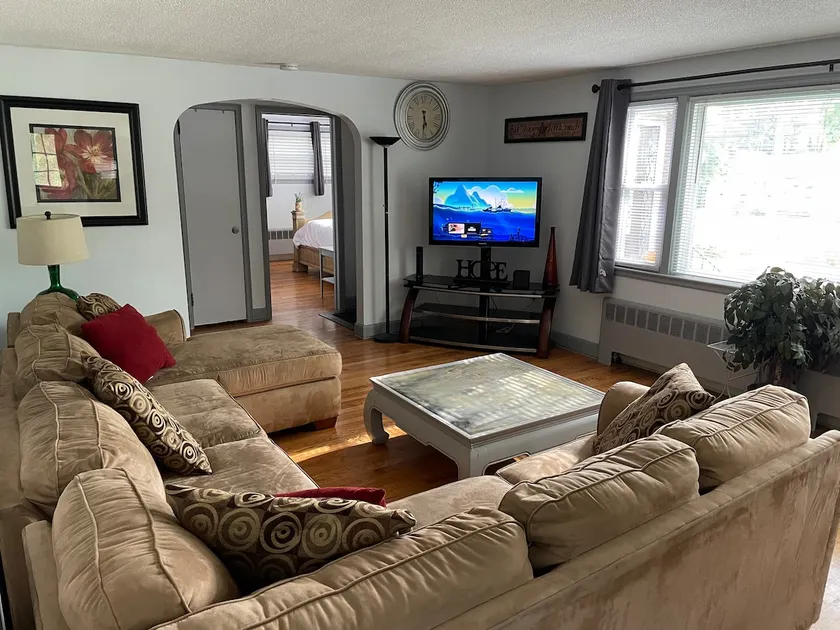 NEW: Spacious Quaint & Convenient Hideaway! - Image 1