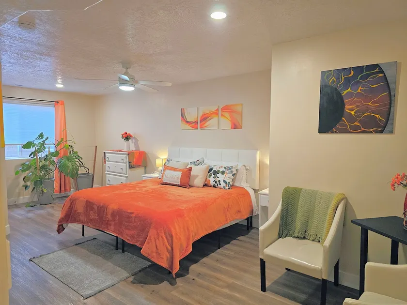 King 1BR • Full Kitchen • Spacious Dragon Stay - Image 1