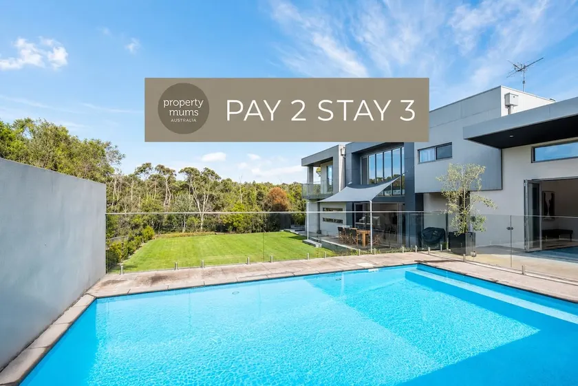 Augusta Private Acre Escape in Mount Martha with pool - Image 1