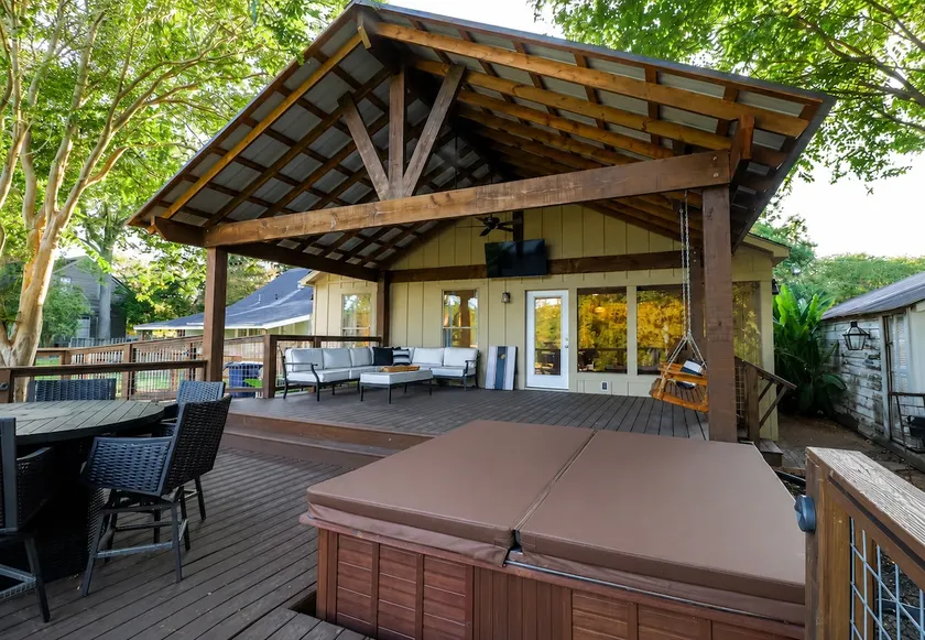 The Mayfield House | Downtown Riverfront + Hot Tub - Image 1