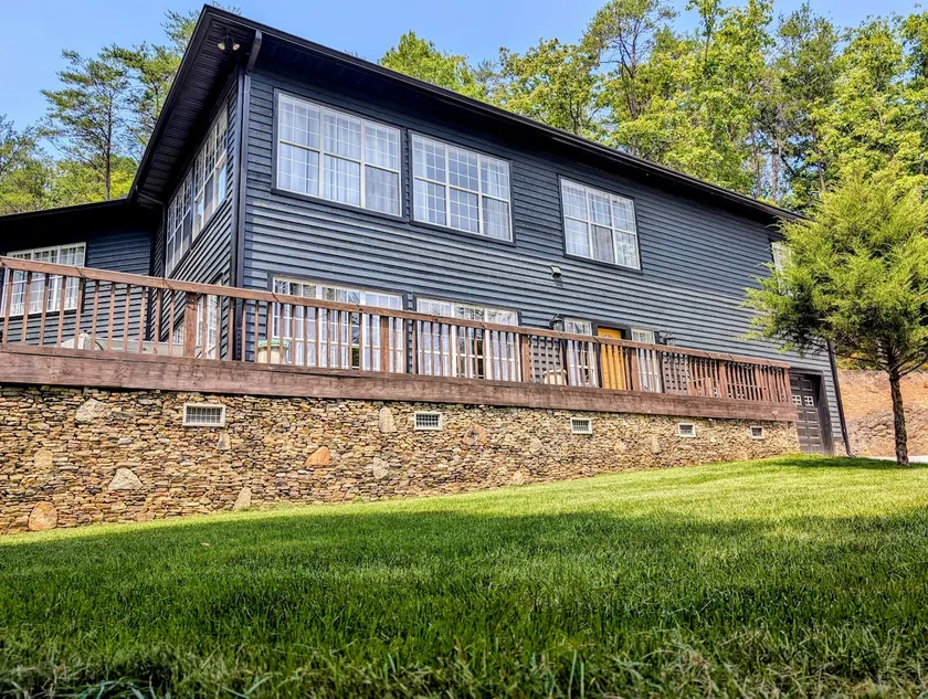 Blueberry Falls Lodge - Peaceful Mountain Views - Image 1