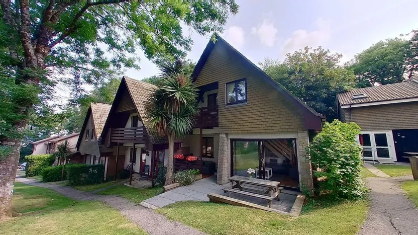 82 Strawberry Hill, Tolroy Manor - Image 1
