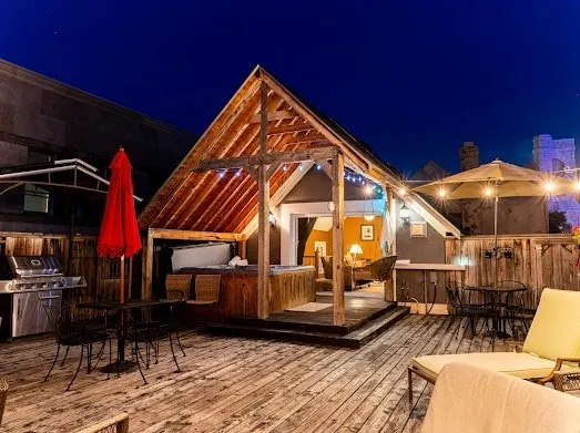 The Loft Inn Cornwall | 4BR/3BA+Rooftop Hot Tub - Image 1