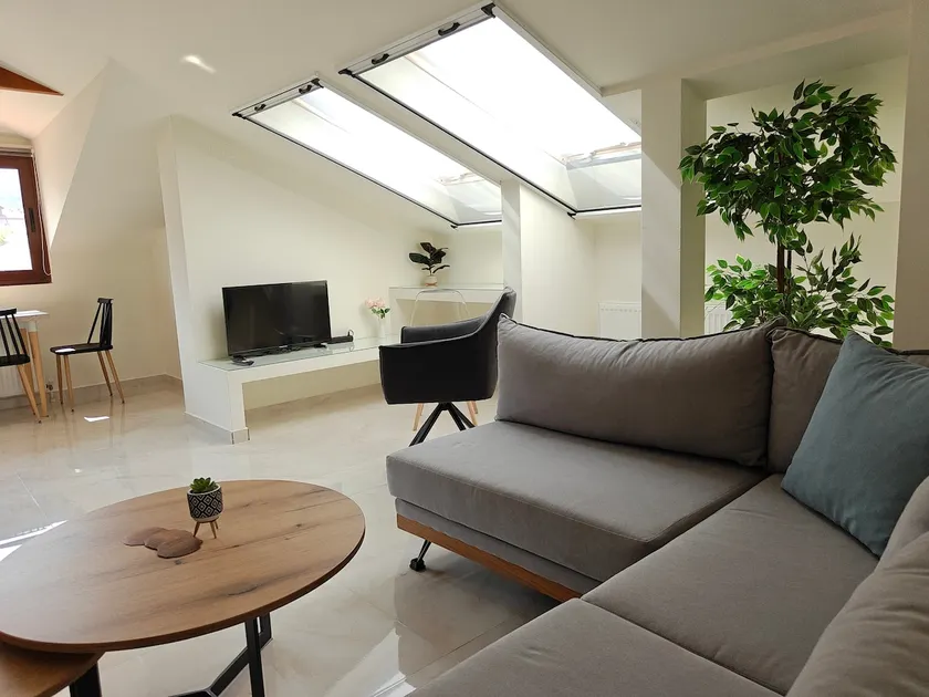 Luxury suite with Olympus and sea view - Image 1