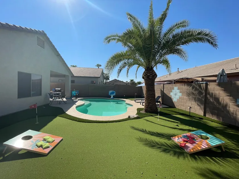 Pool & Private Putting Green /Surprise - Image 1