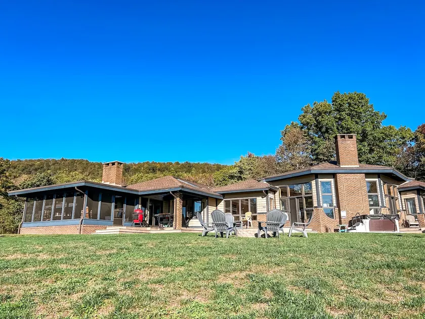 Sideling Hills (weddings, hot tub, pickleball) - Image 1