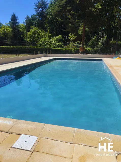 The Chalet: Pool – Netflix & Chill - Image 1