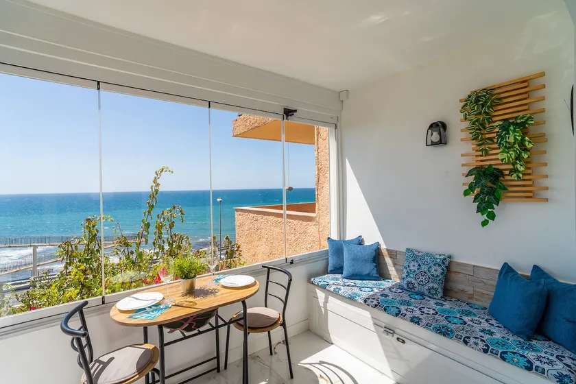 Cubo's El Faro Beach Apartment with Pool - Image 1