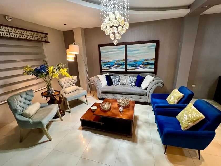 Beautiful entire house with private garage - Image 1