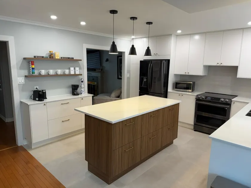 Beautiful 4 Bedroom Home - Image 1
