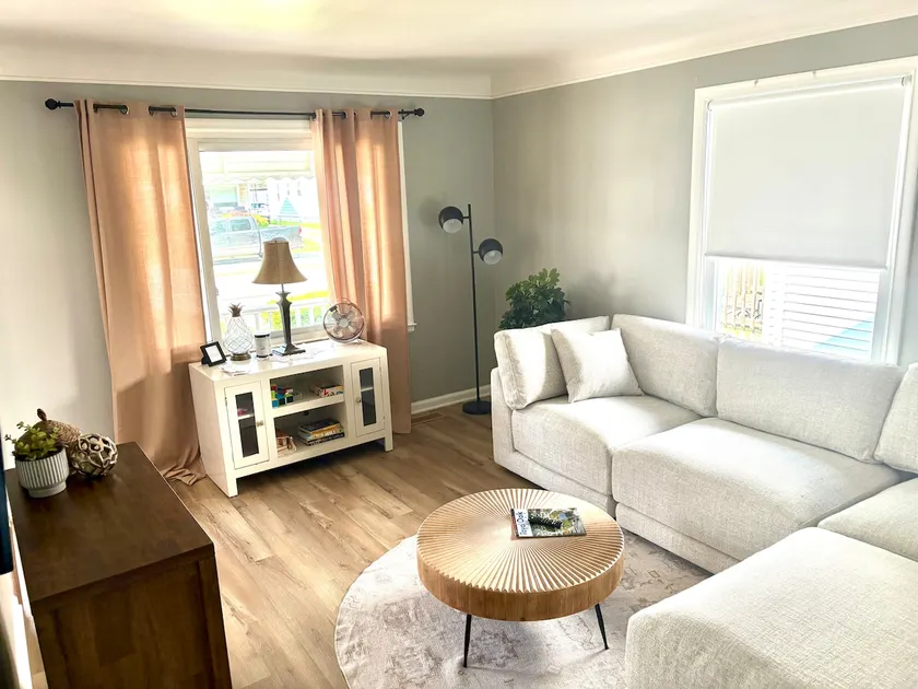 New Sofa! Quaint Home near Downtown Royal Oak - Image 1