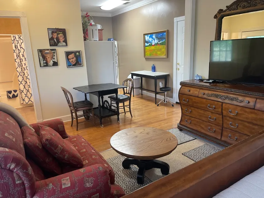 George Jones & Tammy Wynette Fan Room - Image 1