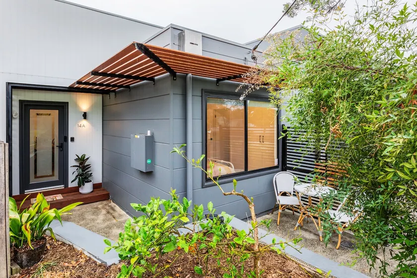 Bonton Bliss Modern Sleeps 4 in the Blue Mountains - Image 1