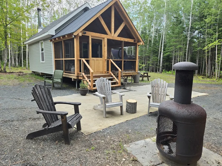 Cozy little cabin in the wood. - Image 1