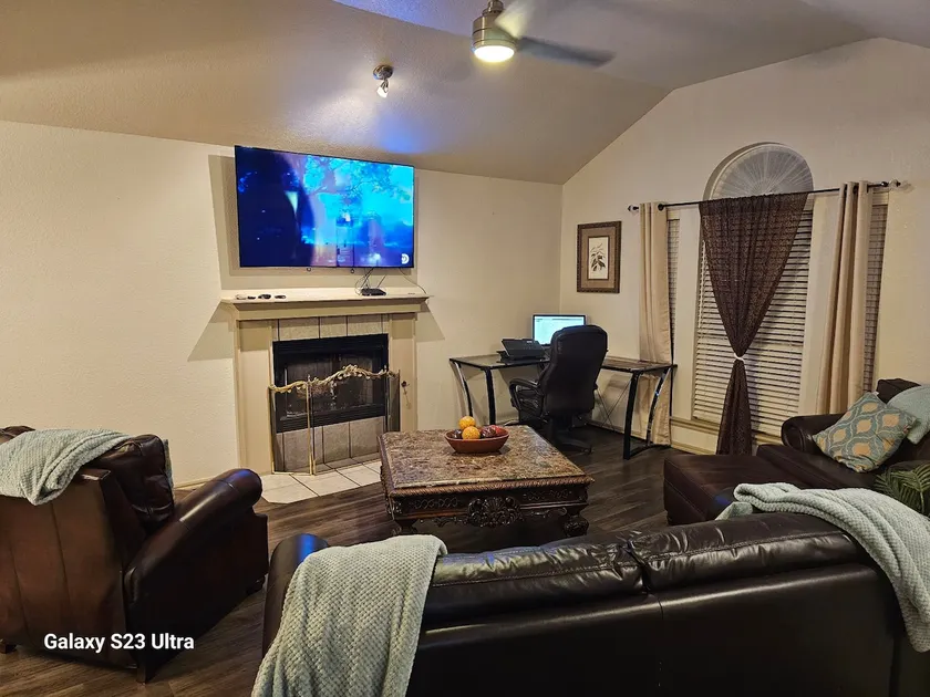 Pet+ Fenced Yard, Great Location, I-35, I-240 - Image 1