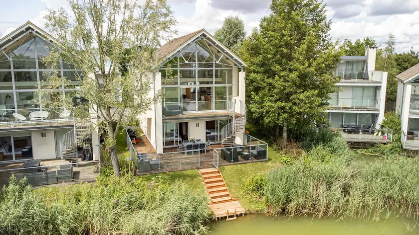 Cygnet Lodge (HM97), Lower Mill Estate, Cotswolds - Image 1