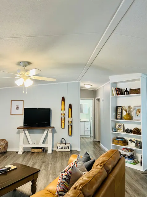 Three Little Birds- Canal Home - Image 1
