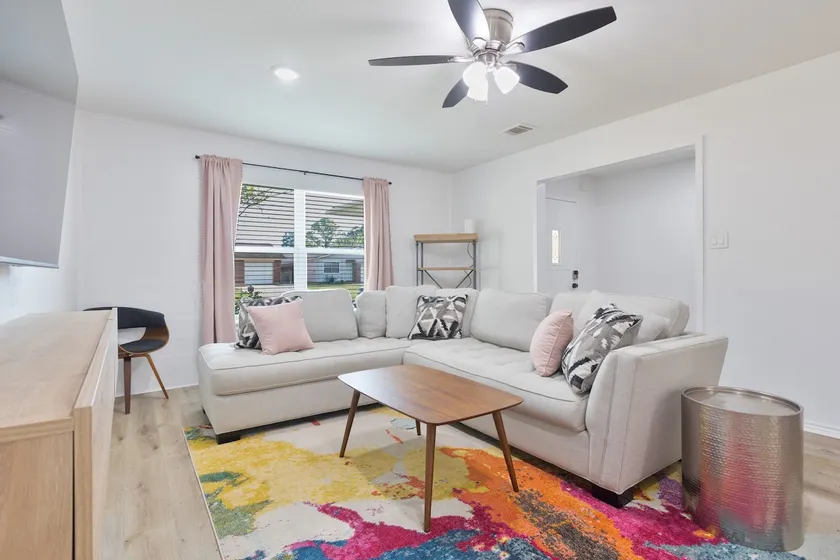 The Flamingo House - Image 1