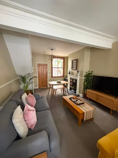 Cozy 2-bedroom pied-à-terre in York - Image 1