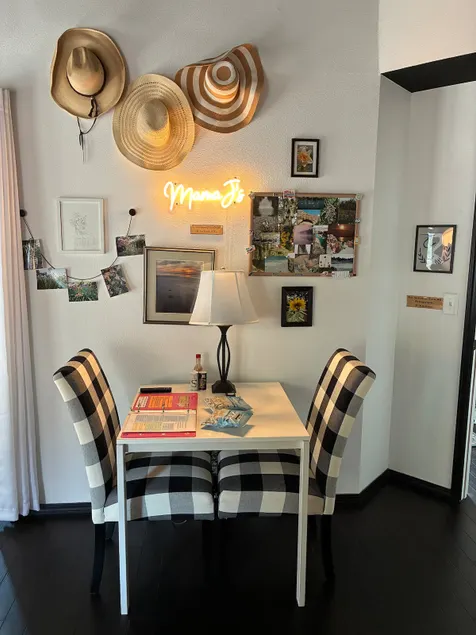 Mama J's Private Neighborhood Suite - Image 1