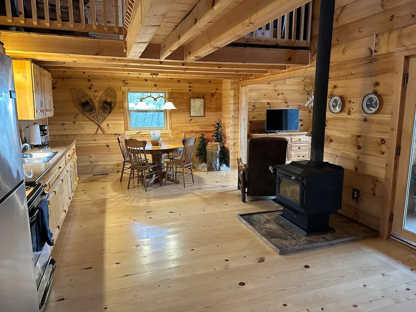 Cozy Ridge Retreat - Image 1