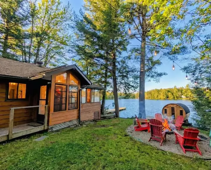 Muskoka Private & Peaceful Waterfront Cottage - Image 1