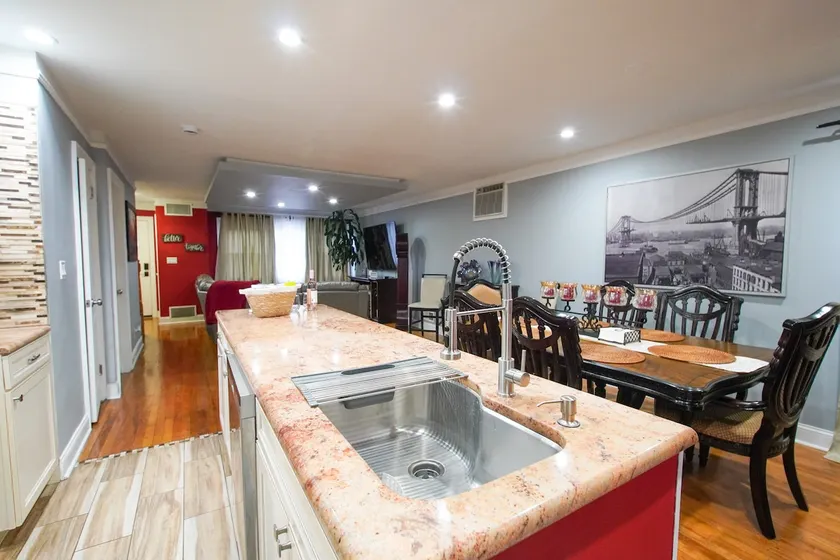 Modern 2 floor, 3 BedRoom Home in West New York - Image 1