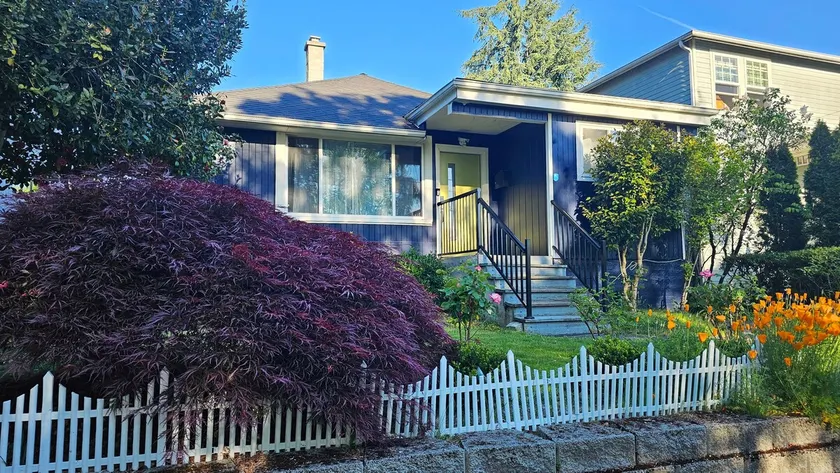 Spacious UW Home-Husky Stadium & U Village/2 Units - Image 1