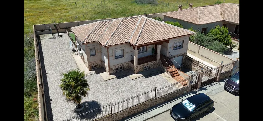 Casa Tonantron - Image 1