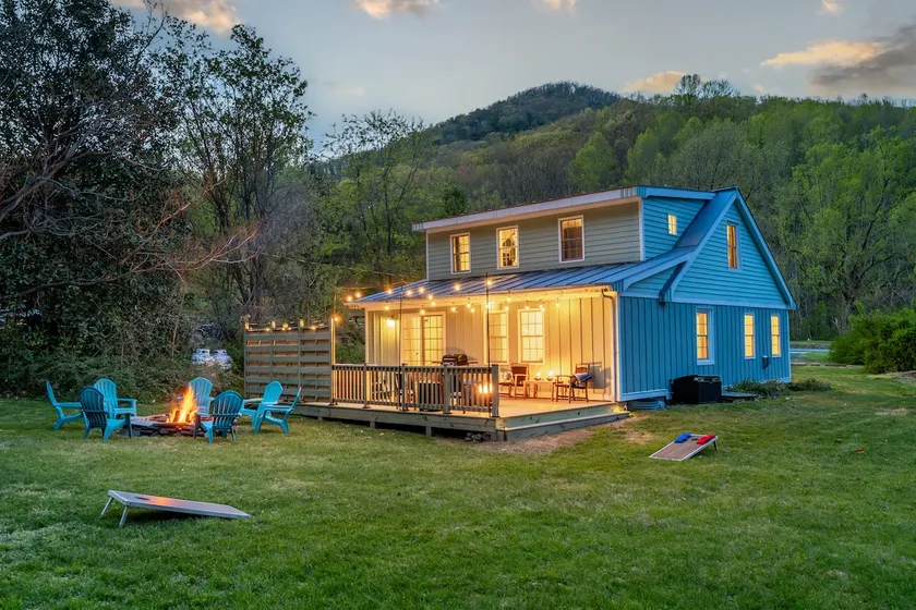 Modern Farmhouse w/ Hot Tub, Yard. Pet Friendly! - Image 1