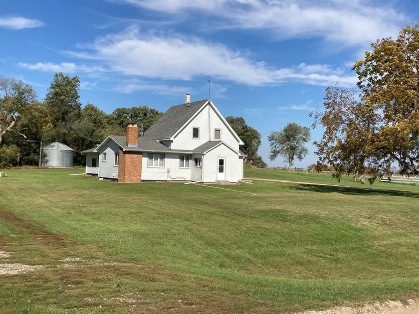 Joyce's Farmhouse - Image 1