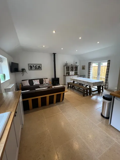 Farmyard Cottage - Image 1