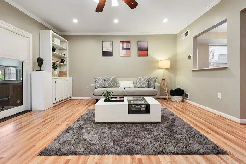 City Oasis - 2Bd/1.5Br / Sun Room - Sleeps 4! - Image 1