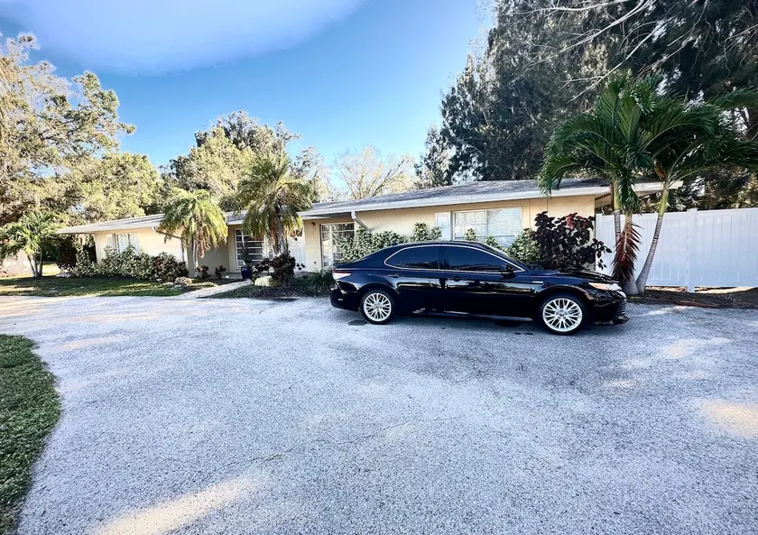 MAY SALE! CUTE 1 min to beach! 2BD/1BA BEACH Villa - Image 1