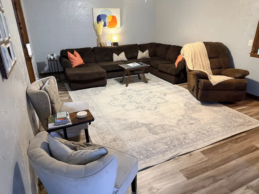 Enid Escape 4 Beds/2 Bath - Safe Area - Image 1